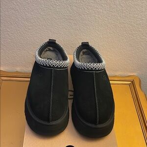 BRAND NEW UGG TAZZ!!!